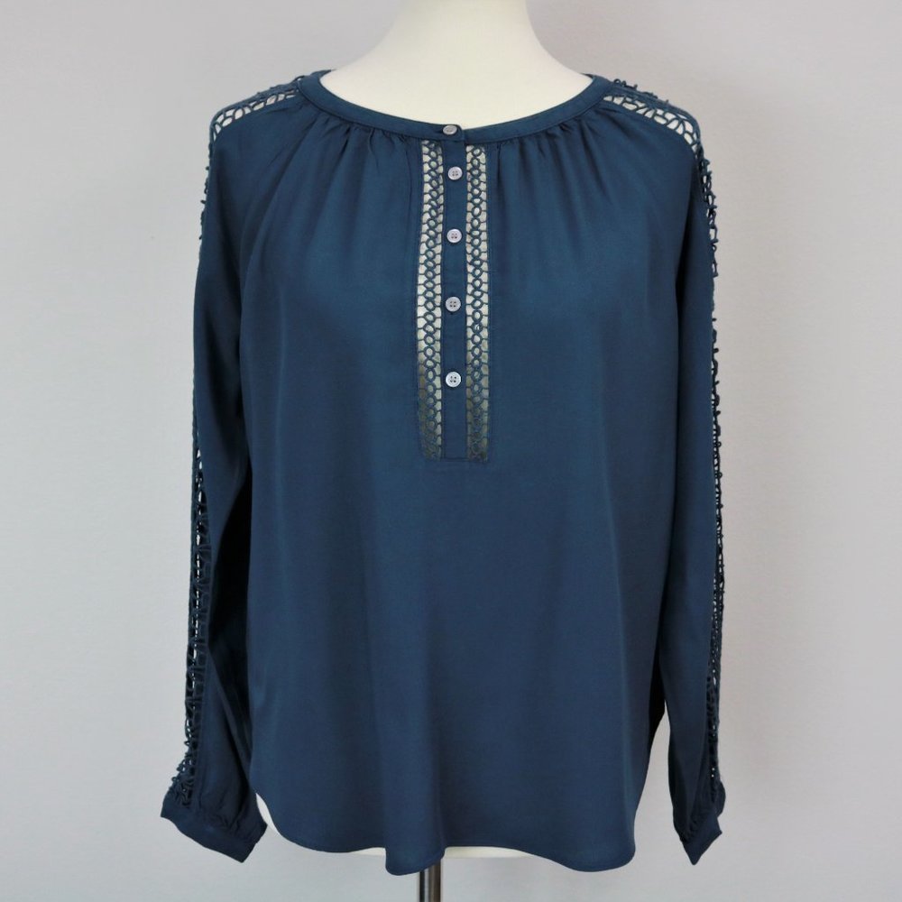 LOFT Navy Eyelet Cutout Long Sleeve Blouse Women’s Size MP